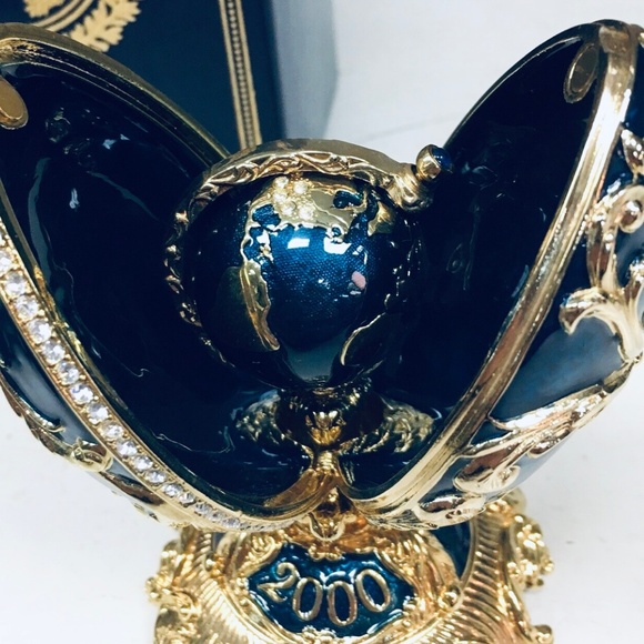 Joan Rivers Imperial Treasures “The Millennium 2000 Egg” - Picture 4 of 6
